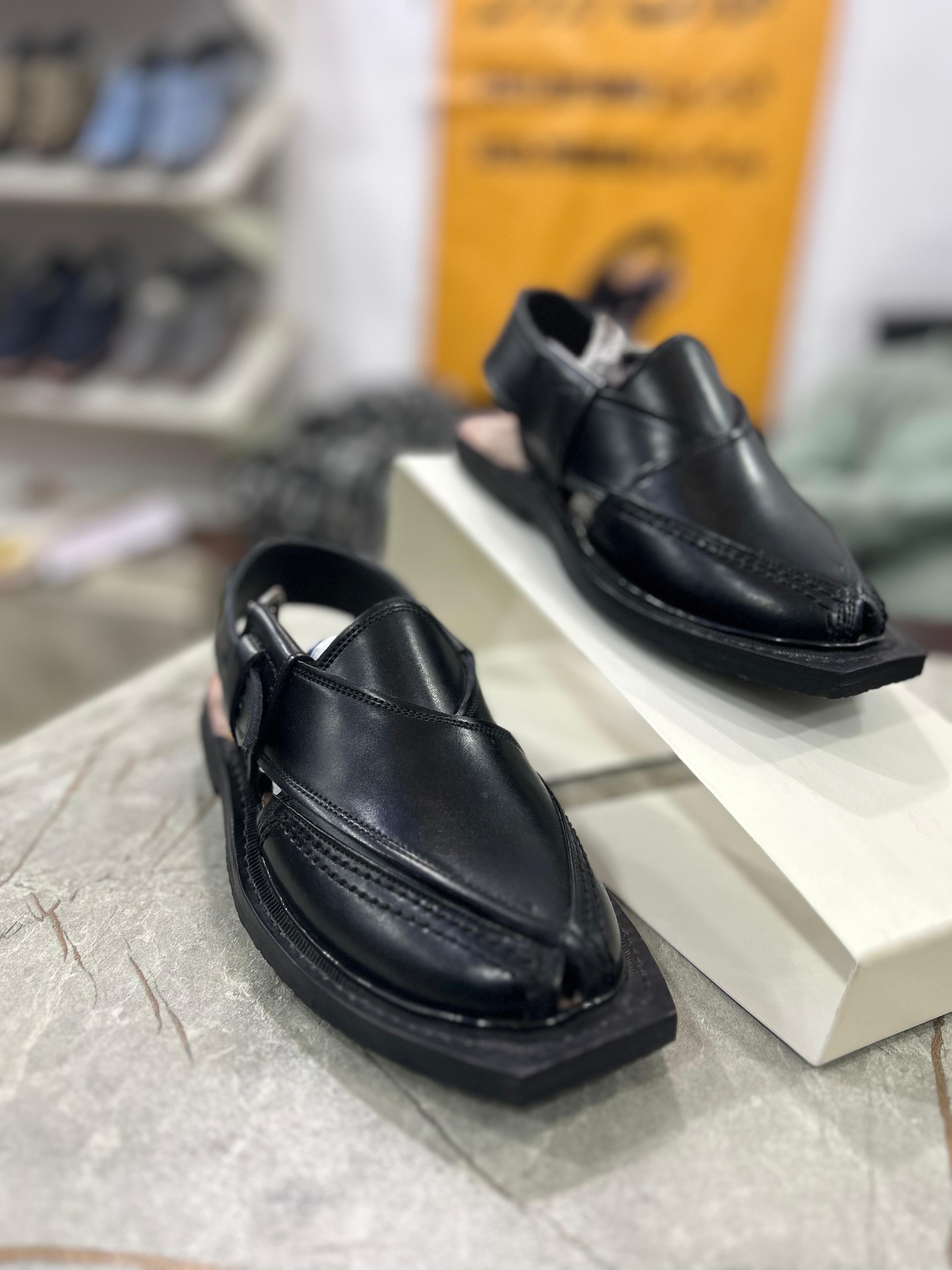 Saadat Black