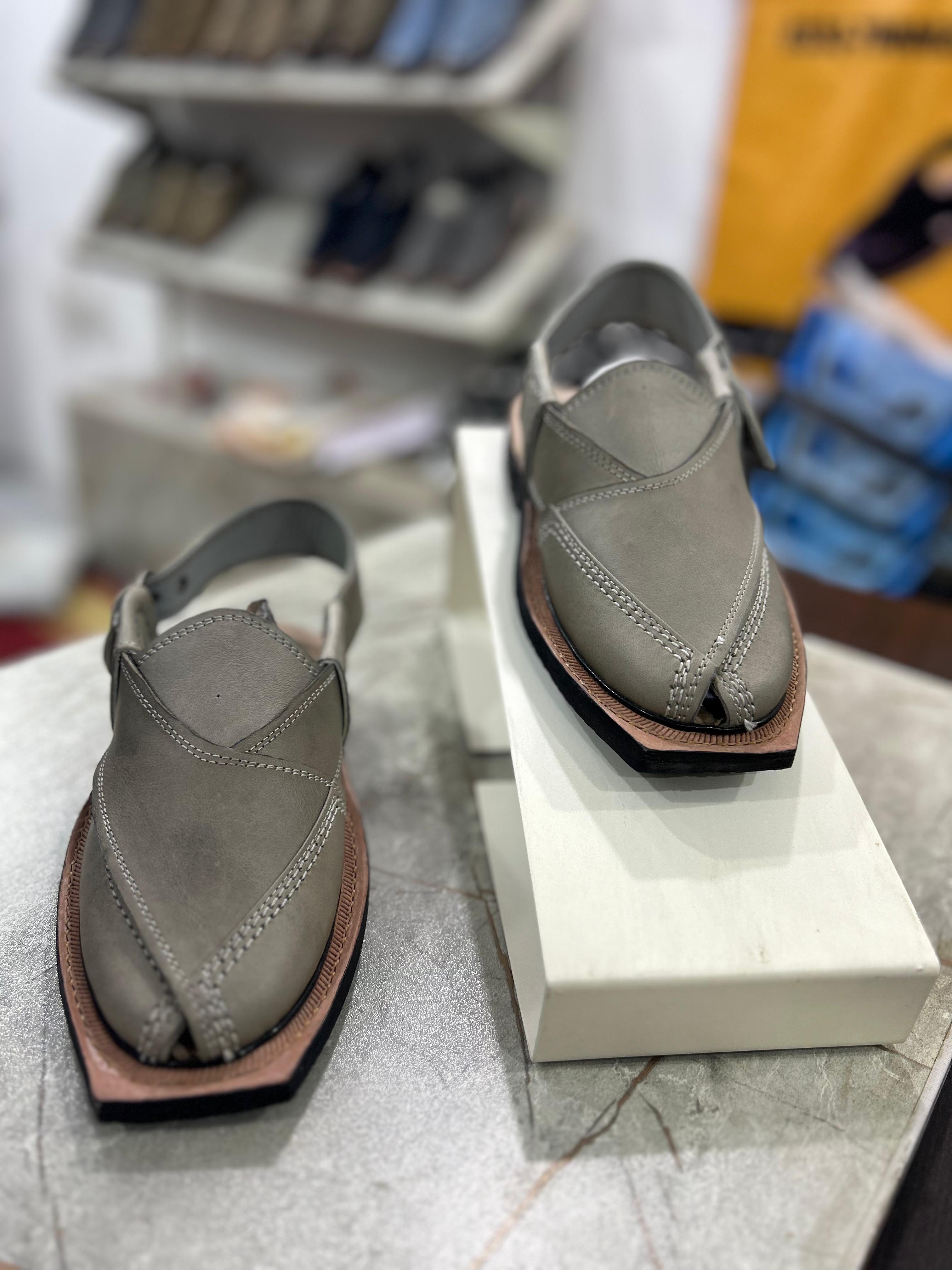 Saadat light Grey
